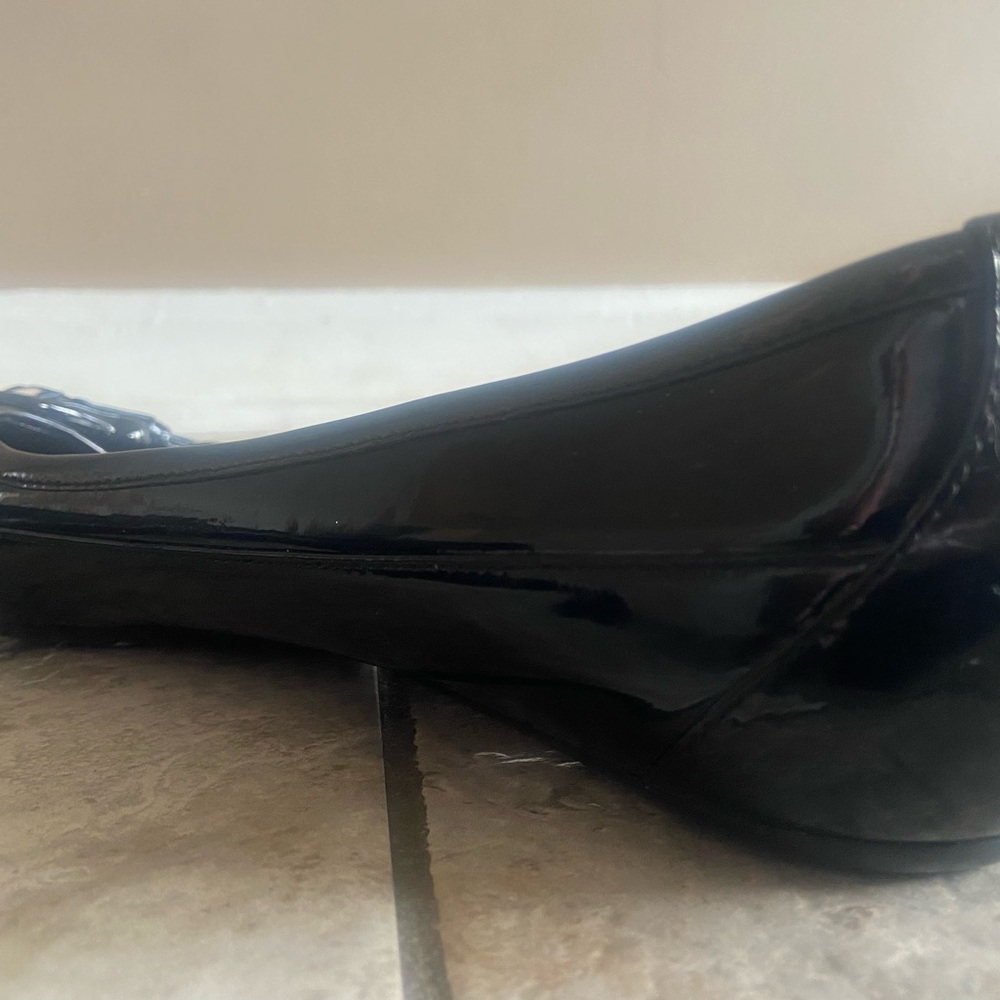 Flawless Burberry Patent leather flats